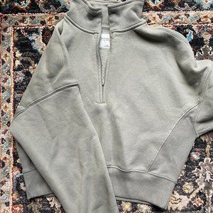 Essential Sunday Half-Zip